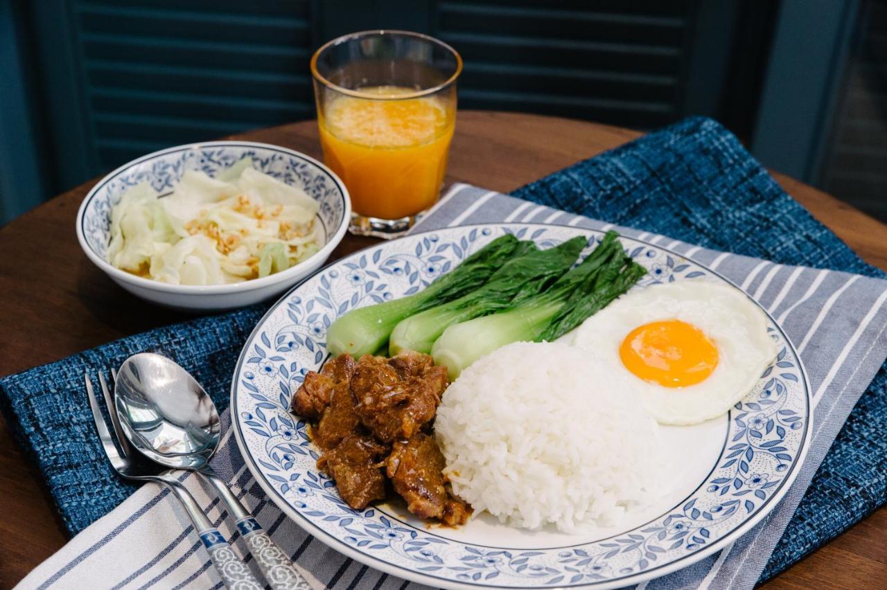 Baan Vajra Hotell Bangkok Exteriör bild